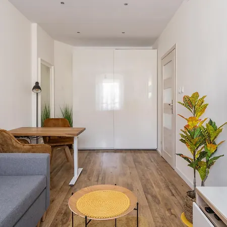 アパート Rentplanet - Nowowiejska ヴロツワフ